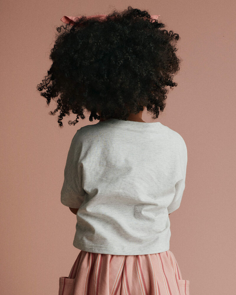 Tout-petit fille - T-shirt &agrave; coupe asym&eacute;trique &agrave; manches chauve-souris &agrave; imprim&eacute; cl&eacute;mentines &laquo;Vibing&raquo; - Gris chin&eacute;, image 4 sur 5 diapositives