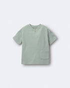 Tout-petit gar&ccedil;on - T-shirt boutonn&eacute; &agrave; l&rsquo;avant avec poche - Sauge, image 2 sur 6 diapositives