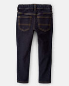 Enfant en bas &acirc;ge Jeans de coupe fuseau &agrave; d&eacute;lavage fonc&eacute;, image 2 sur 3 diapositives