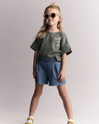Tout-petit fille - T-shirt &agrave; coupe asym&eacute;trique &laquo;Hide and Seek&raquo; - Vert olive, image 1 sur 6 diapositives