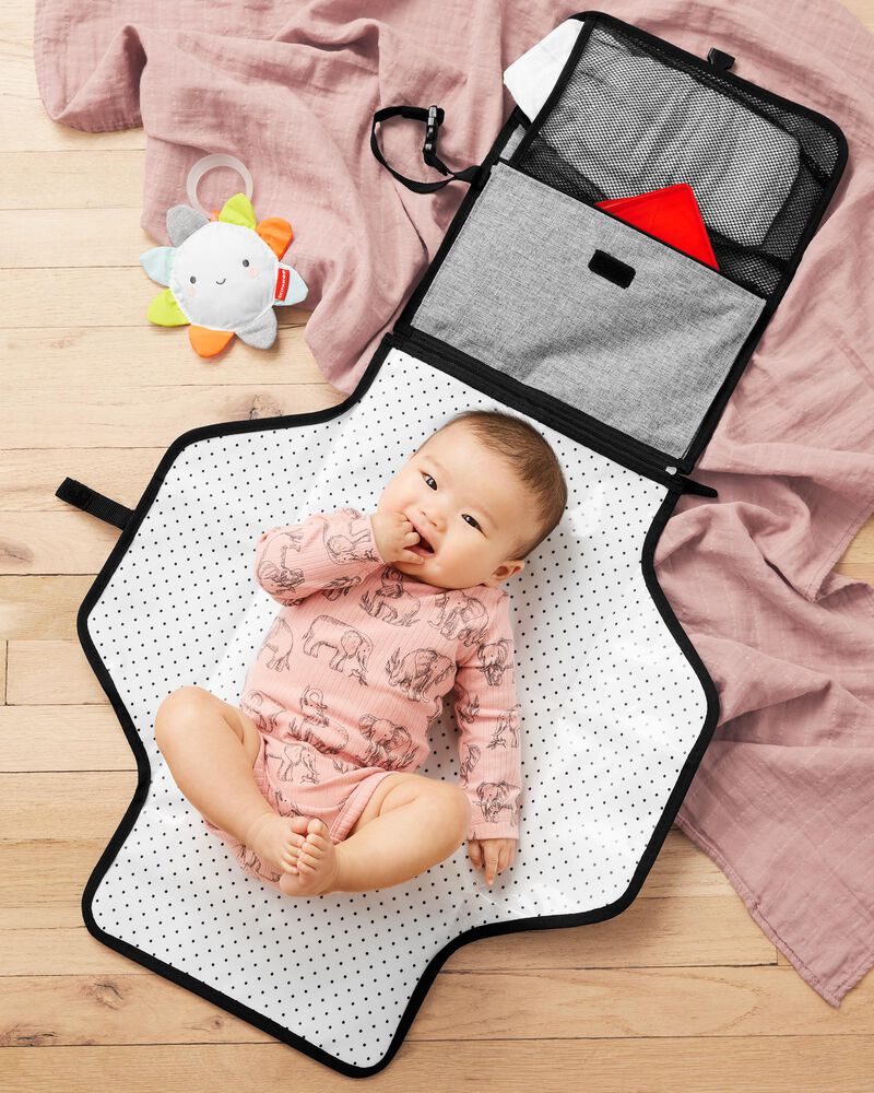 Pronto Signature Changing Station, image 7 of 12 slides