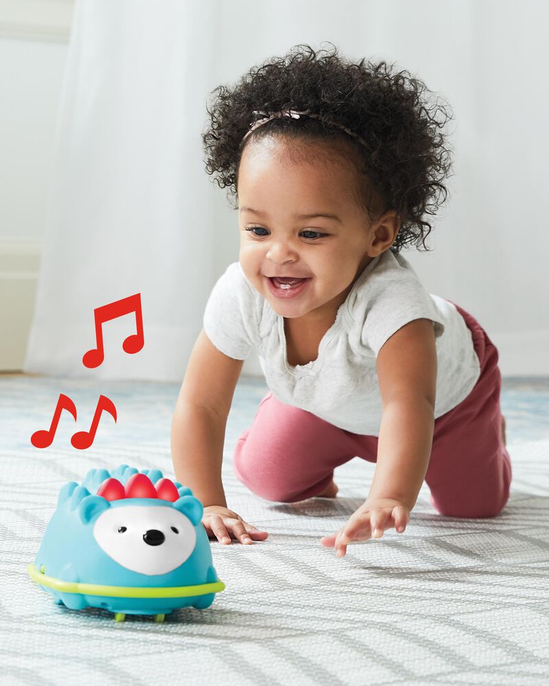 Jouet hérisson pour bébé qui rampe Explore & More , image 5 sur 11 diapositives