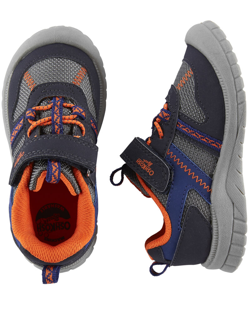 bump sneakers