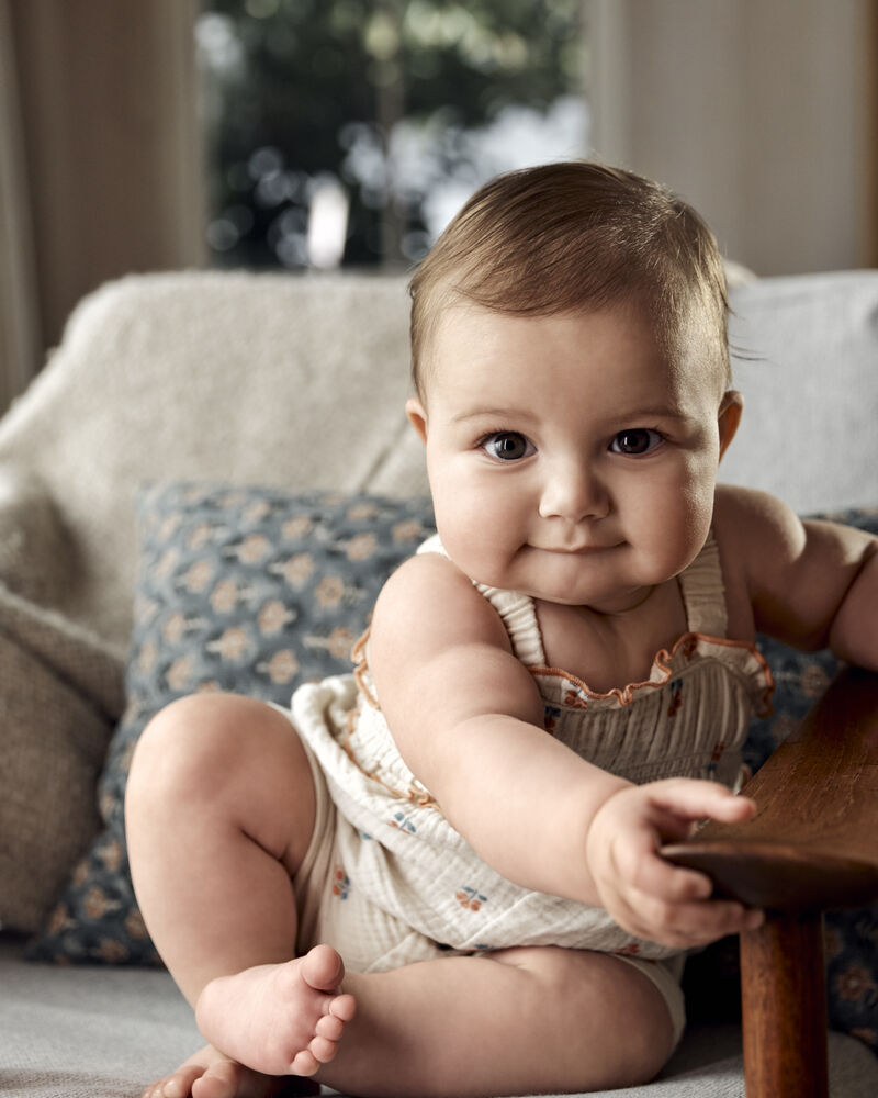 Bébé Barboteuse sans manches smockée imprimée fleurs, image 3 sur 4 diapositives