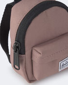 Breloque de sac en forme de mini sac &agrave; dos Herschel &ndash; Taupe, image 2 sur 3 diapositives
