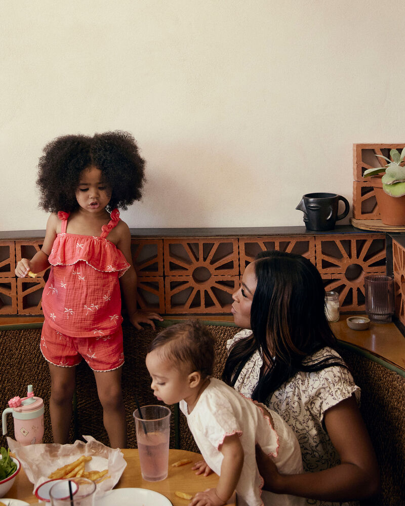 Tout-petit fille - Short mode en gaze, palmiers tropicaux - Rouge, image 2 sur 4 diapositives
