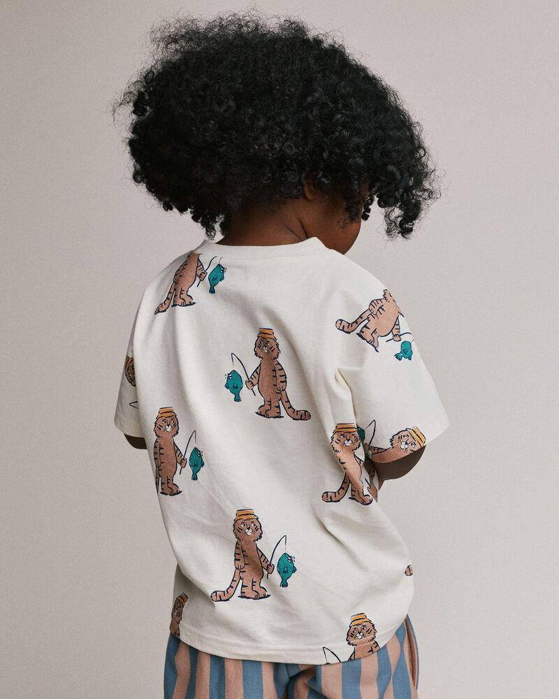 Toddler Dolman Tee in Fishing Tiger Print - Cream, image 4 of 6 slides