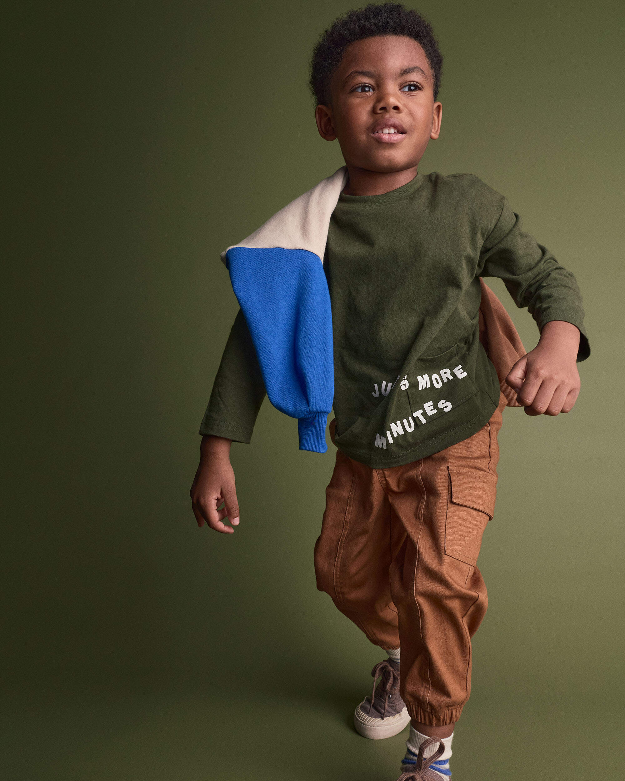 Toddler T-shirt graphique à manches longues, coupe décontractée « encore 5 minutes » – Olive