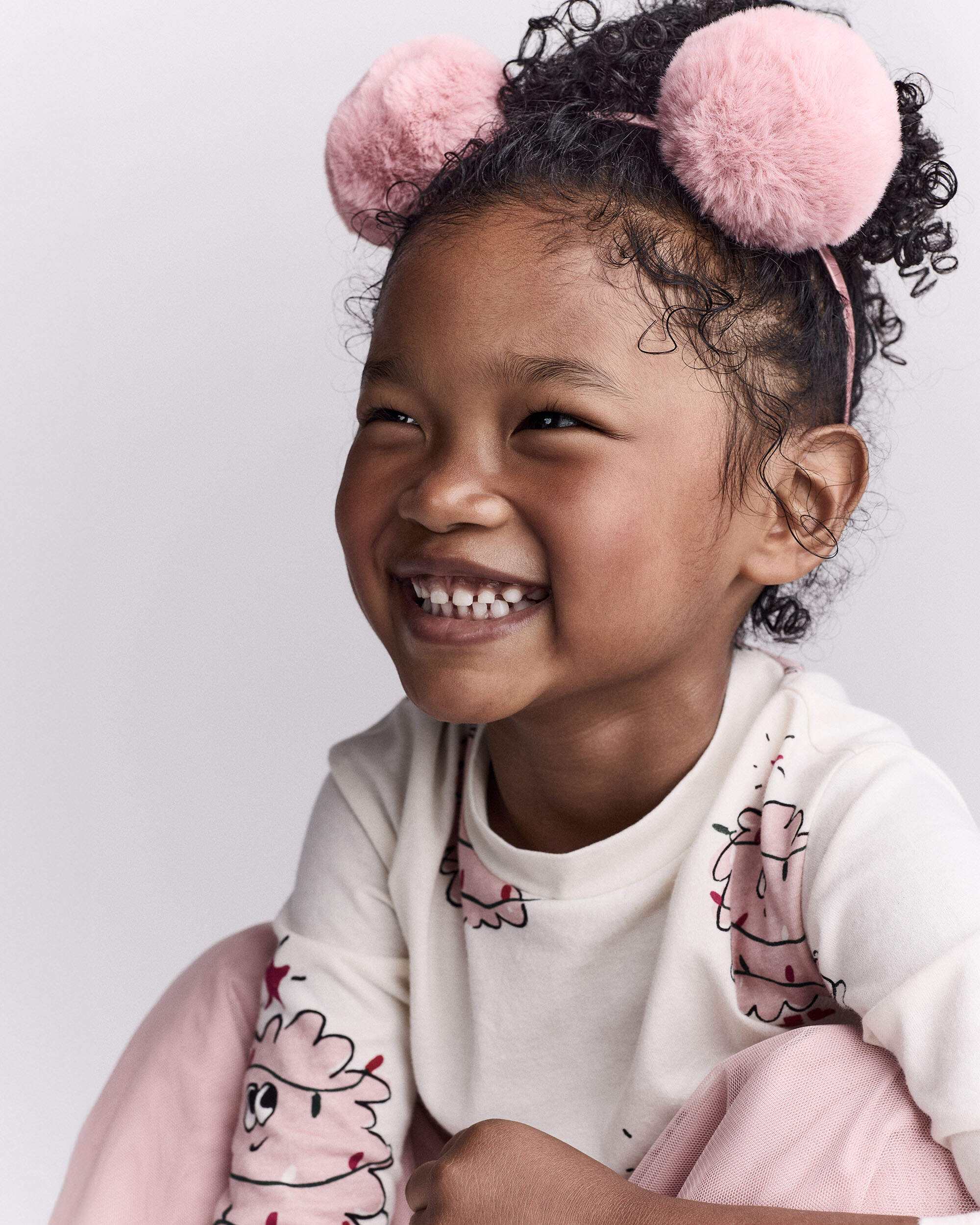 Toddler Girl Holiday Squish Character Long-Sleeve Graphic Tee - Ivory