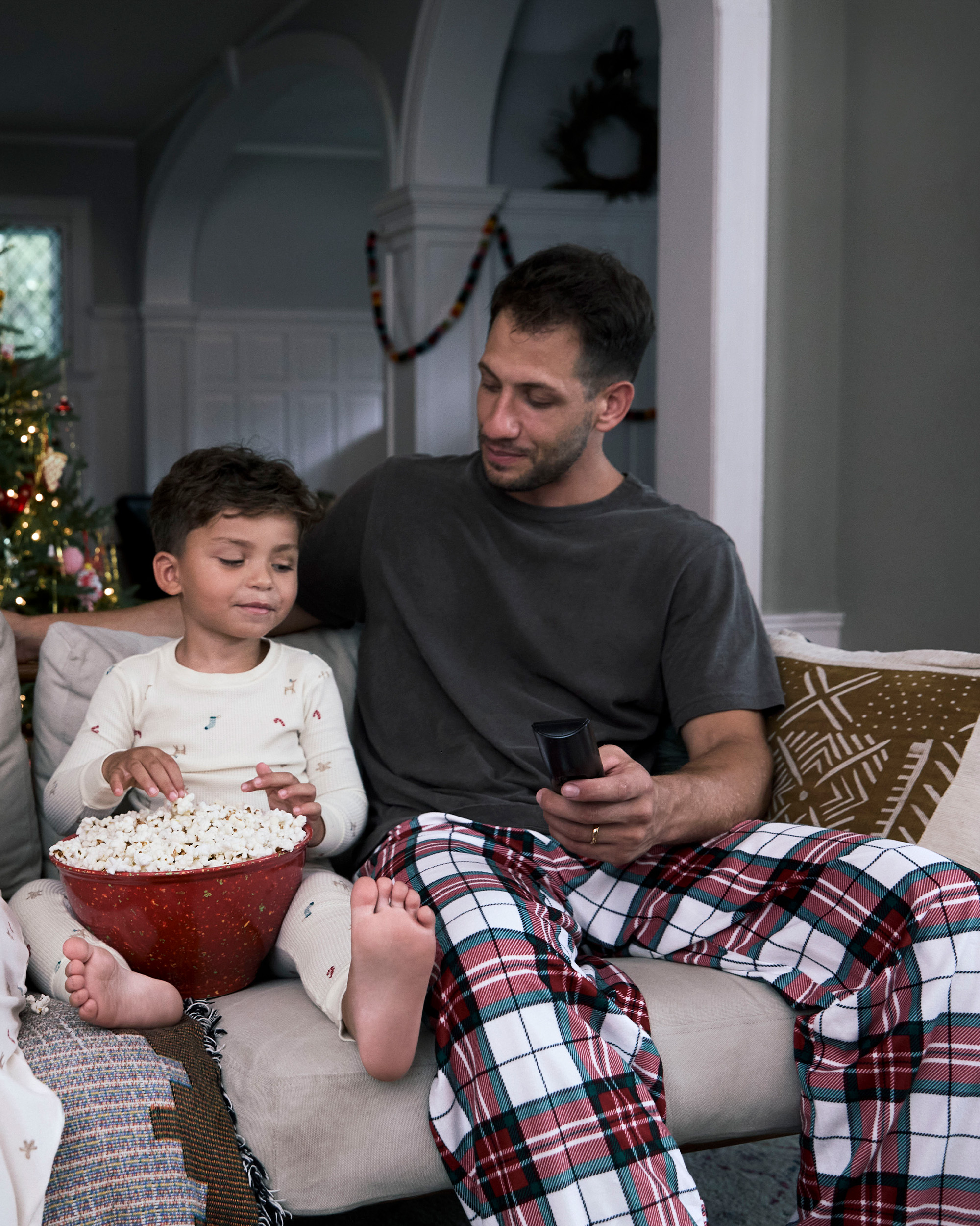 Adult Flannel Plaid Print Long-Sleeve Loose Fit 2-Piece Pyjamas - Red/Green