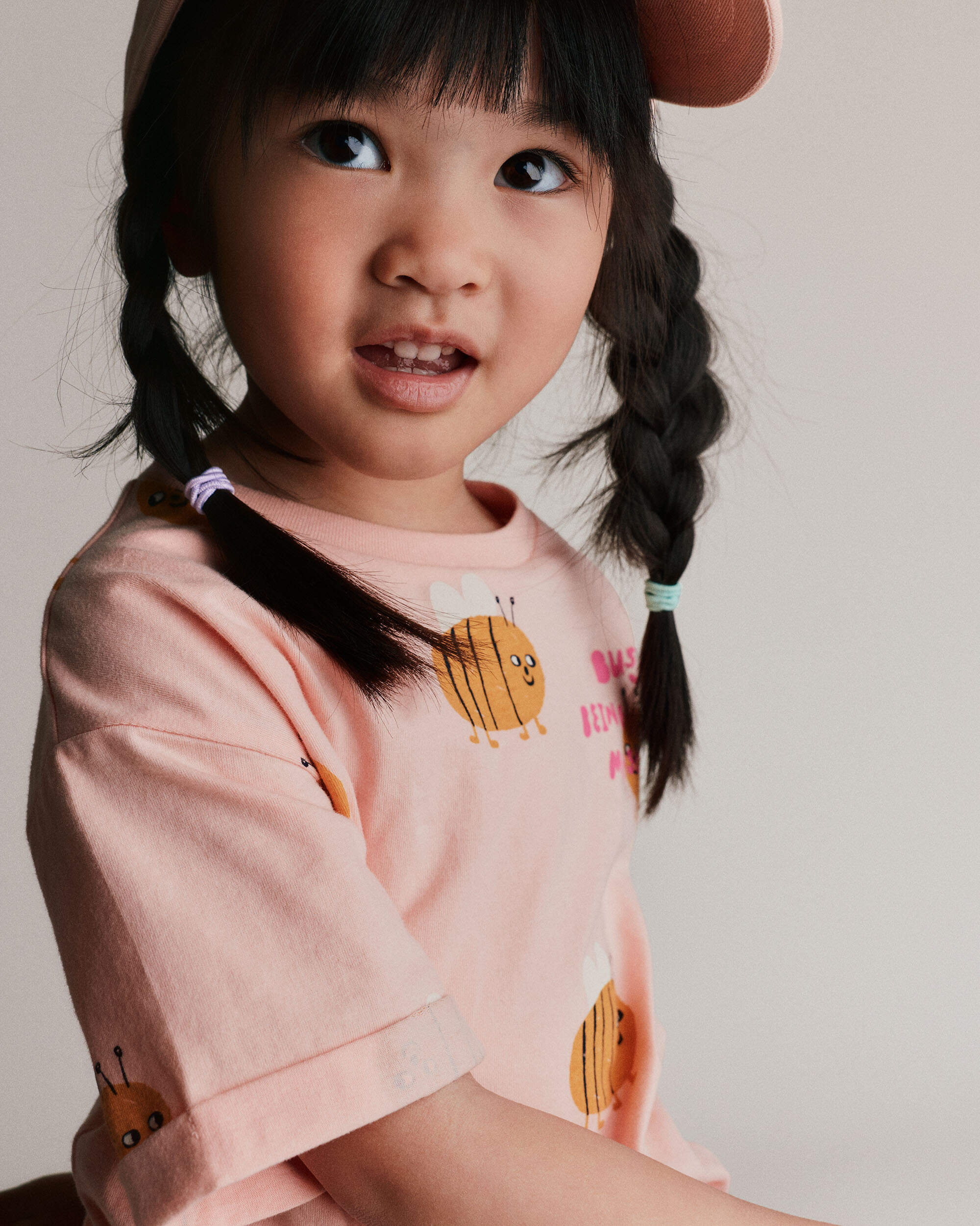 Toddler Girl Rolled Cuff Tee Bee Print - Light Pink