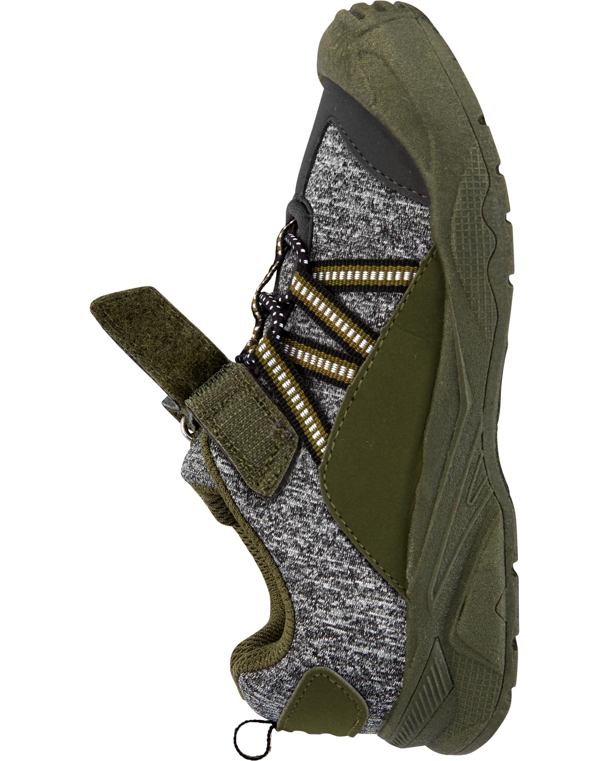 bump sneakers