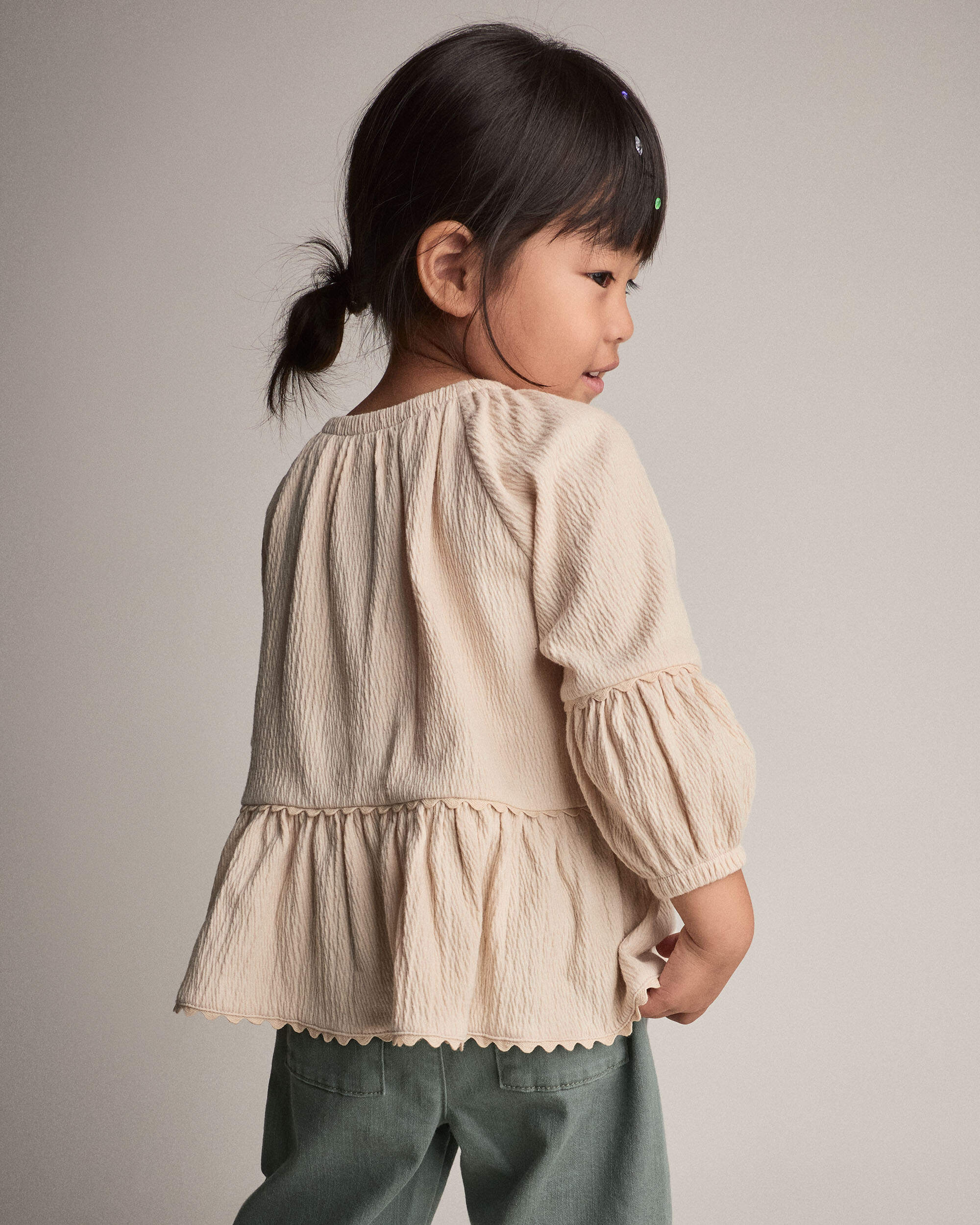 Toddler Girl Haut à manches longues en coton volants – Kaki