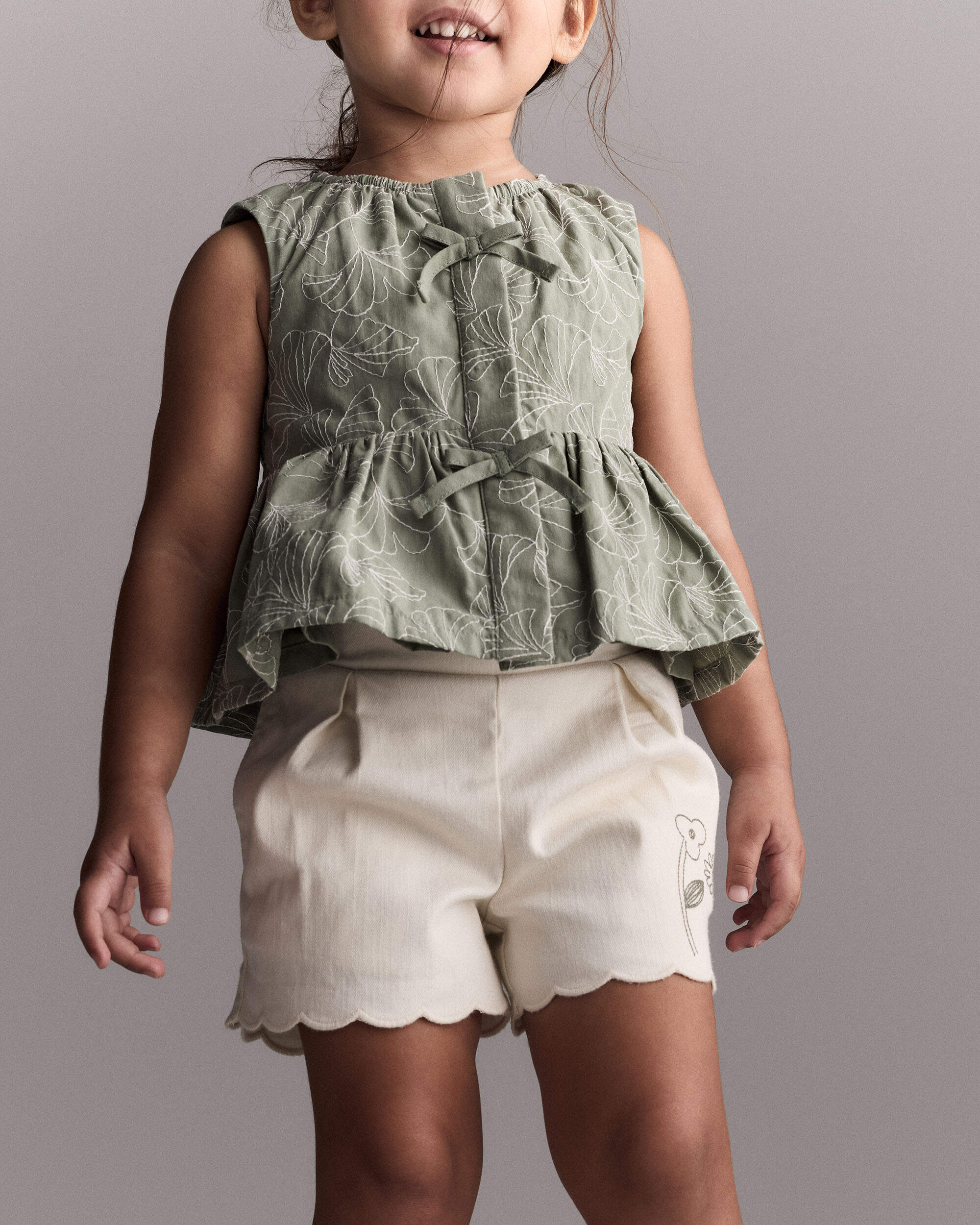 Toddler Girl Floral Scalloped Short - Cream